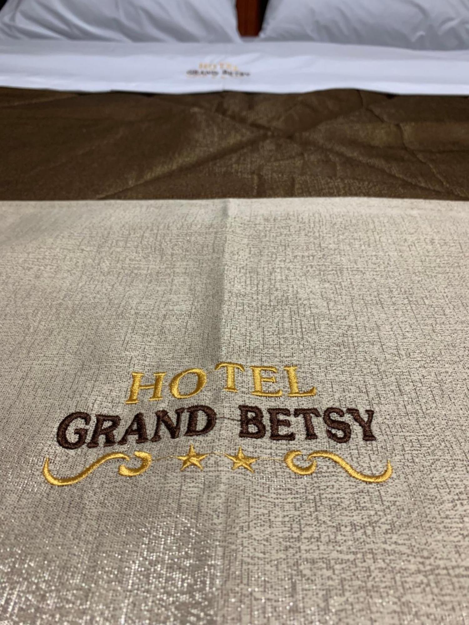 Grand Hotel Betsy Lima Exterior photo